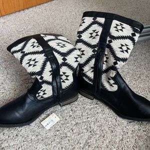 Forever21 size 9 boot NWT
